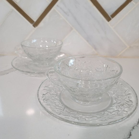 Princess House Fantasia Poinsettia glass Coffee Tea Cups / Saucers set of 2 - Picture 9 of 10
